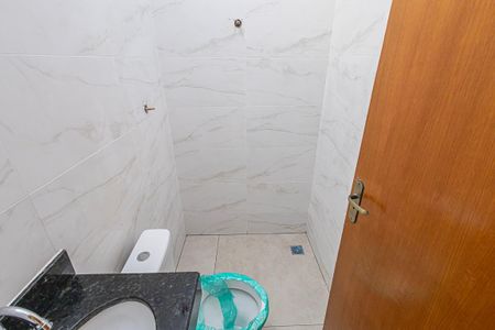 Casa à venda com 75m², 2 quartos e 2 vagas Casa à venda com 75m², 2 quartos e 2 vagasBanheiro da Suíte