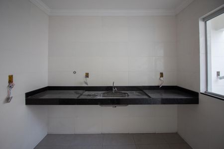 Casa à venda com 75m², 2 quartos e 2 vagas Casa à venda com 75m², 2 quartos e 2 vagasCozinha