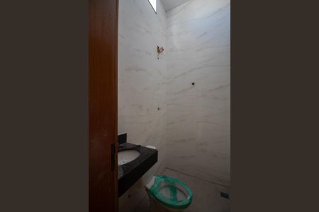 Casa à venda com 75m², 2 quartos e 2 vagas Casa à venda com 75m², 2 quartos e 2 vagasBanheiro da Suíte 1