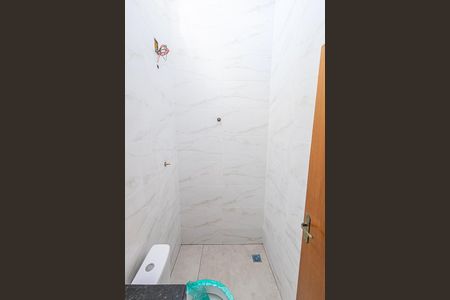 Casa à venda com 75m², 2 quartos e 2 vagas Casa à venda com 75m², 2 quartos e 2 vagasBanheiro da Suíte
