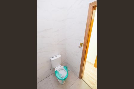 Casa à venda com 75m², 2 quartos e 2 vagas Casa à venda com 75m², 2 quartos e 2 vagasBanheiro da Suíte 2