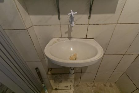 Banheiro de kitnet/studio para alugar com 1 quarto, 20m² em Rudge Ramos, São Bernardo do Campo