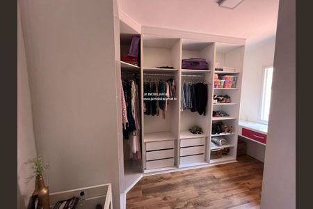 Casa à venda com 216m², 4 quartos e 2 vagas