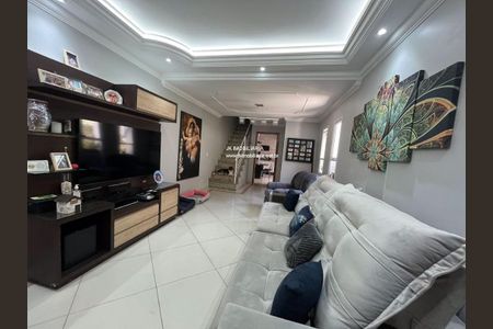 Casa à venda com 4 quartos, 216m² em Vila Guilherme, São Paulo