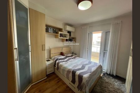 Casa à venda com 216m², 4 quartos e 2 vagas