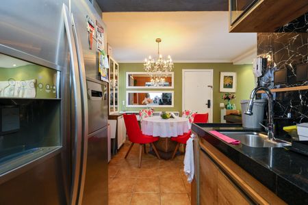 Apartamento à venda com 76m², 2 quartos e 2 vagas Apartamento à venda com 76m², 2 quartos e 2 vagasCozinha