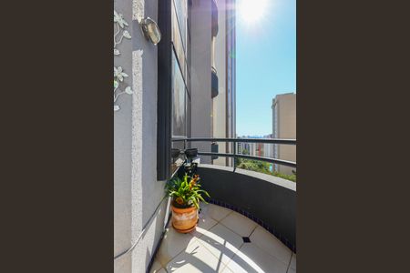 Apartamento à venda com 76m², 2 quartos e 2 vagas Apartamento à venda com 76m², 2 quartos e 2 vagasVaranda da Sala