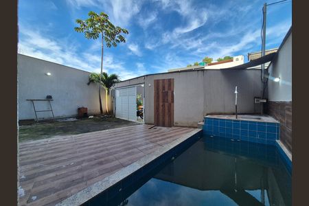 Casa de Condomínio para alugar com 3 quartos, 137m² em Vargem Grande, Rio de Janeiro