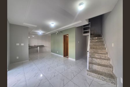Casa de Condomínio para alugar com 3 quartos, 137m² em Vargem Grande, Rio de Janeiro