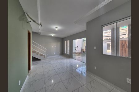 Casa de condomínio para alugar com 137m², 3 quartos e 2 vagas