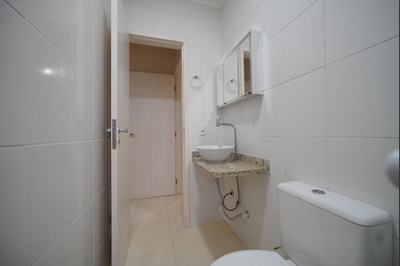 Banheiro da Suíte de apartamento para alugar com 2 quartos, 77m² em Areias, São José
