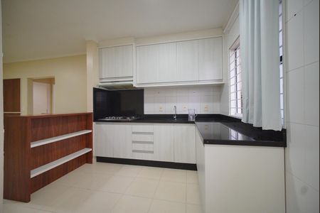 Cozinha de apartamento para alugar com 2 quartos, 77m² em Areias, São José