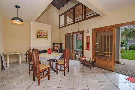 Sala de casa para alugar com 3 quartos, 300m² em Passo D’areia, Porto Alegre