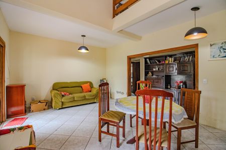Casa para alugar com 300m², 3 quartos e 2 vagas Casa para alugar com 300m², 3 quartos e 2 vagasSala