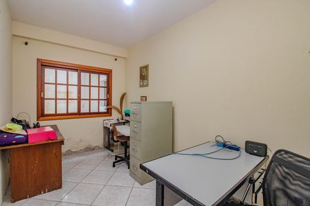 Escritório de casa para alugar com 3 quartos, 300m² em Passo D’areia, Porto Alegre
