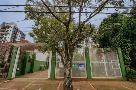 Casa para alugar com 300m², 3 quartos e 2 vagas Casa para alugar com 300m², 3 quartos e 2 vagasFachada
