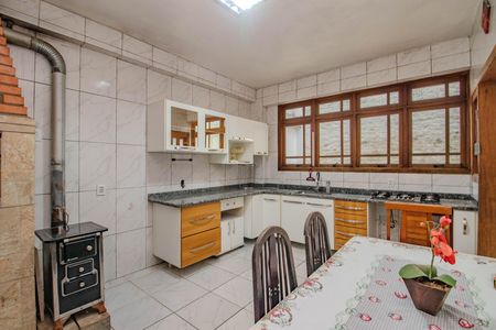 Casa para alugar com 300m², 3 quartos e 2 vagas Casa para alugar com 300m², 3 quartos e 2 vagasCozinha