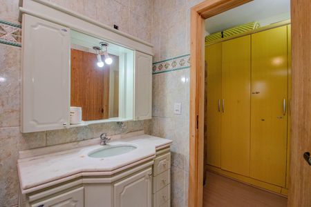 Casa para alugar com 300m², 3 quartos e 2 vagas Casa para alugar com 300m², 3 quartos e 2 vagasBanheiro da Suíte 3