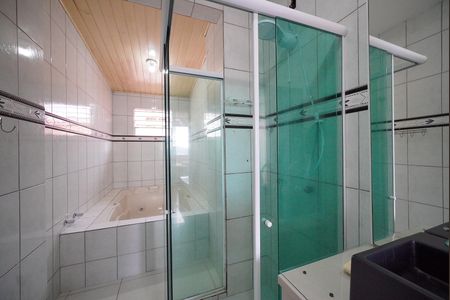 Casa para alugar com 495m², 4 quartos e 4 vagasBanheiro da Suíte 1