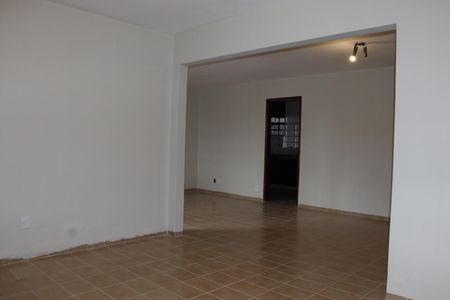 Casa para alugar com 420m², 4 quartos e 3 vagasSala