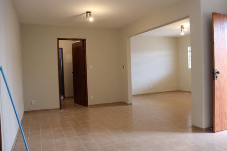 Casa para alugar com 420m², 4 quartos e 3 vagasSala