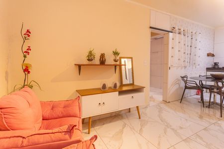 Sala de kitnet/studio para alugar com 1 quarto, 38m² em Conjunto Residencial Salvador Tolezani, São Paulo