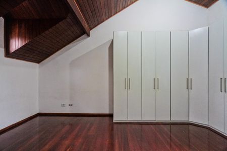 Casa de condomínio para alugar com 145m², 3 quartos e 2 vagasSuíte