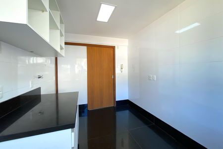 Cozinha de apartamento à venda com 4 quartos, 201m² em Santa Lúcia, Belo Horizonte