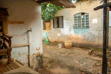 Casa à venda com 150m², 3 quartos e 1 vaga Casa à venda com 150m², 3 quartos e 1 vagaQuintal