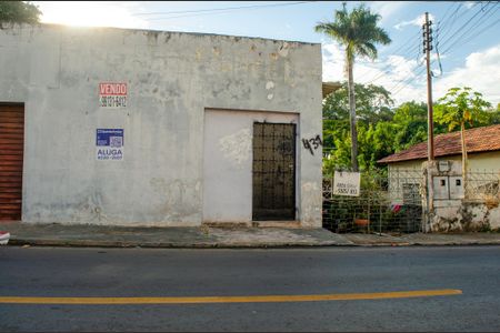 Casa à venda com 150m², 3 quartos e 1 vaga Casa à venda com 150m², 3 quartos e 1 vagaFachada