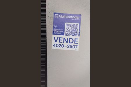 Casa à venda com 250m², 2 quartos e 2 vagas Casa à venda com 250m², 2 quartos e 2 vagasFachada