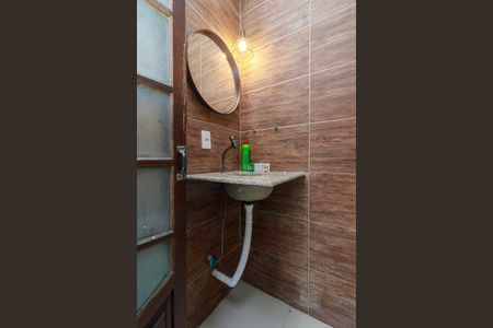 Casa à venda com 250m², 2 quartos e 2 vagas Casa à venda com 250m², 2 quartos e 2 vagasBanheiro
