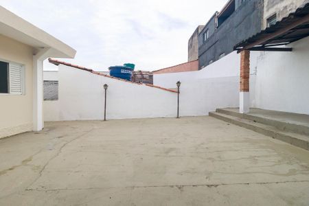 Casa à venda com 250m², 2 quartos e 2 vagas Casa à venda com 250m², 2 quartos e 2 vagasQuintal