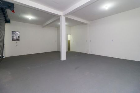 Casa à venda com 250m², 2 quartos e 2 vagas Casa à venda com 250m², 2 quartos e 2 vagasGaragem