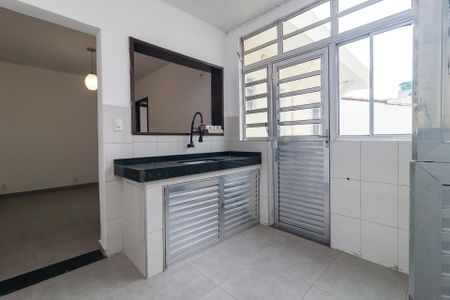 Casa à venda com 250m², 2 quartos e 2 vagas Casa à venda com 250m², 2 quartos e 2 vagasCozinha