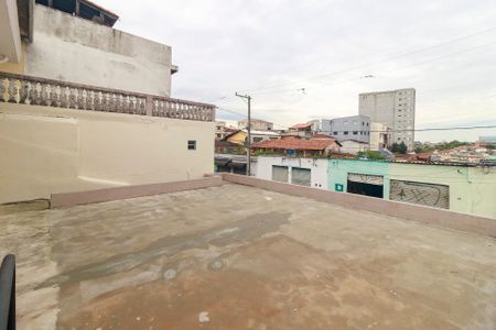 Casa à venda com 250m², 2 quartos e 2 vagas Casa à venda com 250m², 2 quartos e 2 vagasTerraço