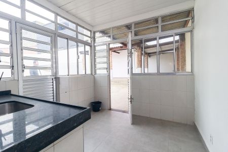 Casa à venda com 250m², 2 quartos e 2 vagas Casa à venda com 250m², 2 quartos e 2 vagasCozinha
