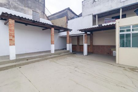 Casa à venda com 250m², 2 quartos e 2 vagas Casa à venda com 250m², 2 quartos e 2 vagasQuintal