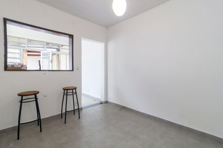 Casa à venda com 250m², 2 quartos e 2 vagas Casa à venda com 250m², 2 quartos e 2 vagasCopa
