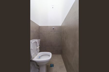 Casa à venda com 250m², 2 quartos e 2 vagas Casa à venda com 250m², 2 quartos e 2 vagasLavabo da Garagem
