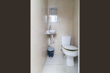 Casa à venda com 250m², 2 quartos e 2 vagas Casa à venda com 250m², 2 quartos e 2 vagasBanheiro de Serviço