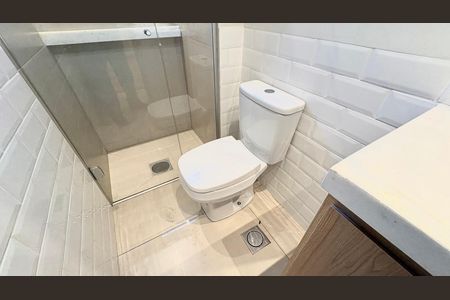 Apartamento à venda com 74m², 3 quartos e 1 vaga Apartamento à venda com 74m², 3 quartos e 1 vagaBanheiro Social