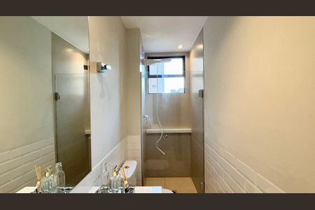 Apartamento à venda com 74m², 3 quartos e 1 vaga Apartamento à venda com 74m², 3 quartos e 1 vagaBanheiro da Suíte
