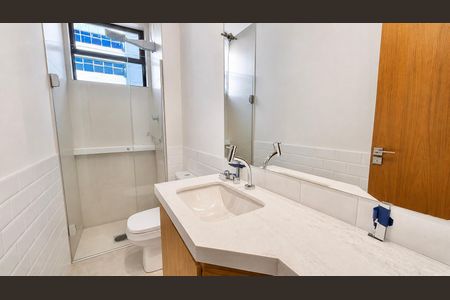 Apartamento à venda com 74m², 3 quartos e 1 vaga Apartamento à venda com 74m², 3 quartos e 1 vagaBanheiro Social