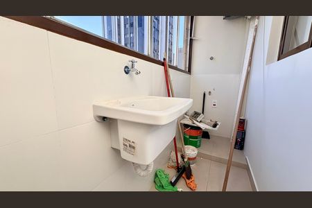 Apartamento à venda com 74m², 3 quartos e 1 vaga Apartamento à venda com 74m², 3 quartos e 1 vagaÁrea de Serviço