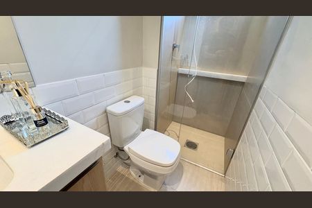 Apartamento à venda com 74m², 3 quartos e 1 vaga Apartamento à venda com 74m², 3 quartos e 1 vagaBanheiro da Suíte