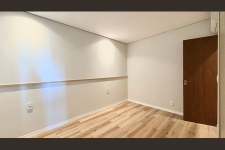 Apartamento à venda com 74m², 3 quartos e 1 vaga Apartamento à venda com 74m², 3 quartos e 1 vagaSuíte