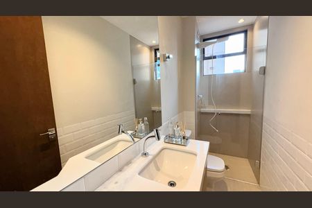 Apartamento à venda com 74m², 3 quartos e 1 vaga Apartamento à venda com 74m², 3 quartos e 1 vagaBanheiro da Suíte