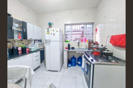 Casa à venda com 100m², 3 quartos e sem vaga Casa à venda com 100m², 3 quartos e sem vagaCozinha