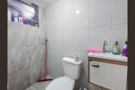 Casa à venda com 100m², 3 quartos e sem vaga Casa à venda com 100m², 3 quartos e sem vagaBanheiro 1